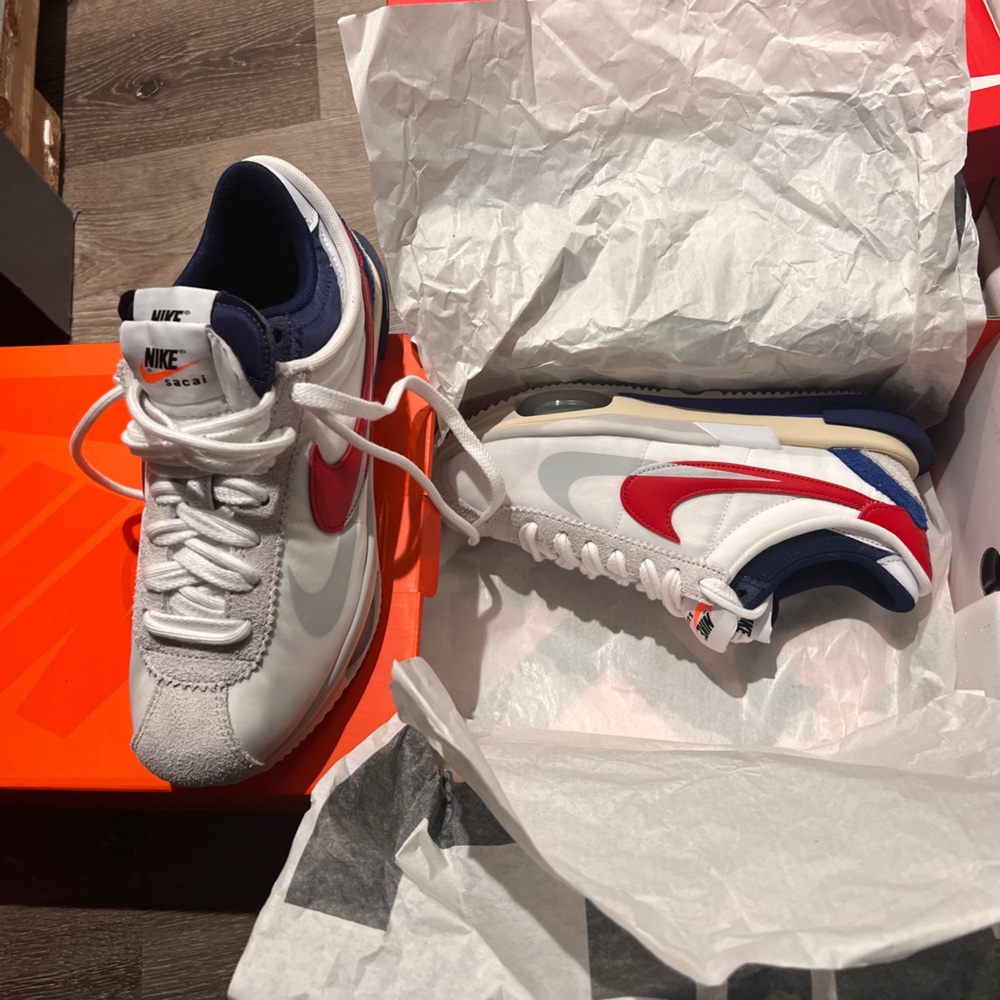 NIKE Zoom Cortez SP Sacai
Men size: 7/Women size: 8.5